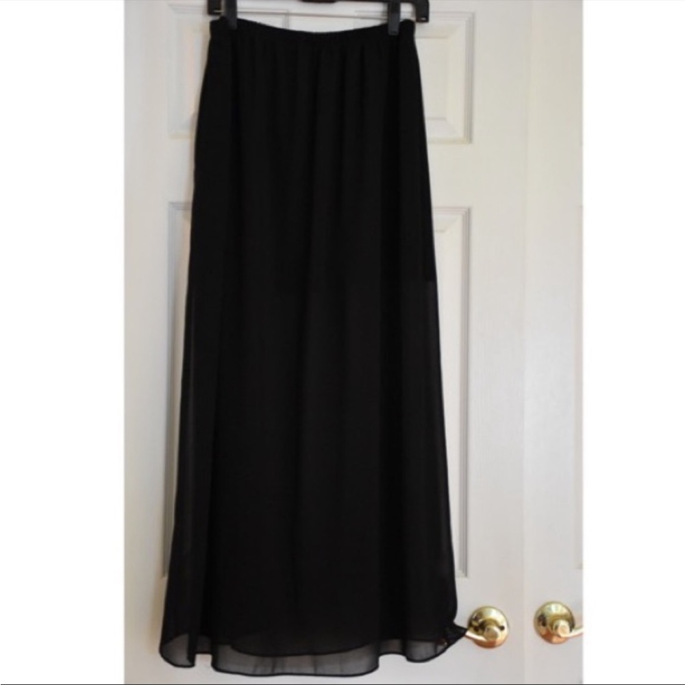 Saprano Long Black Maxi Skirt Size Small